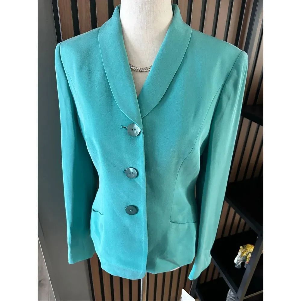 Jones New York suit teal/green color size 4 new with tag 100% silk exterior